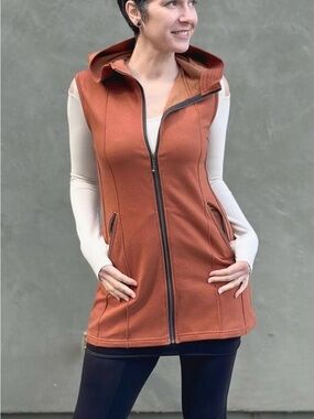 Caraucci bamboo fleece midi vest